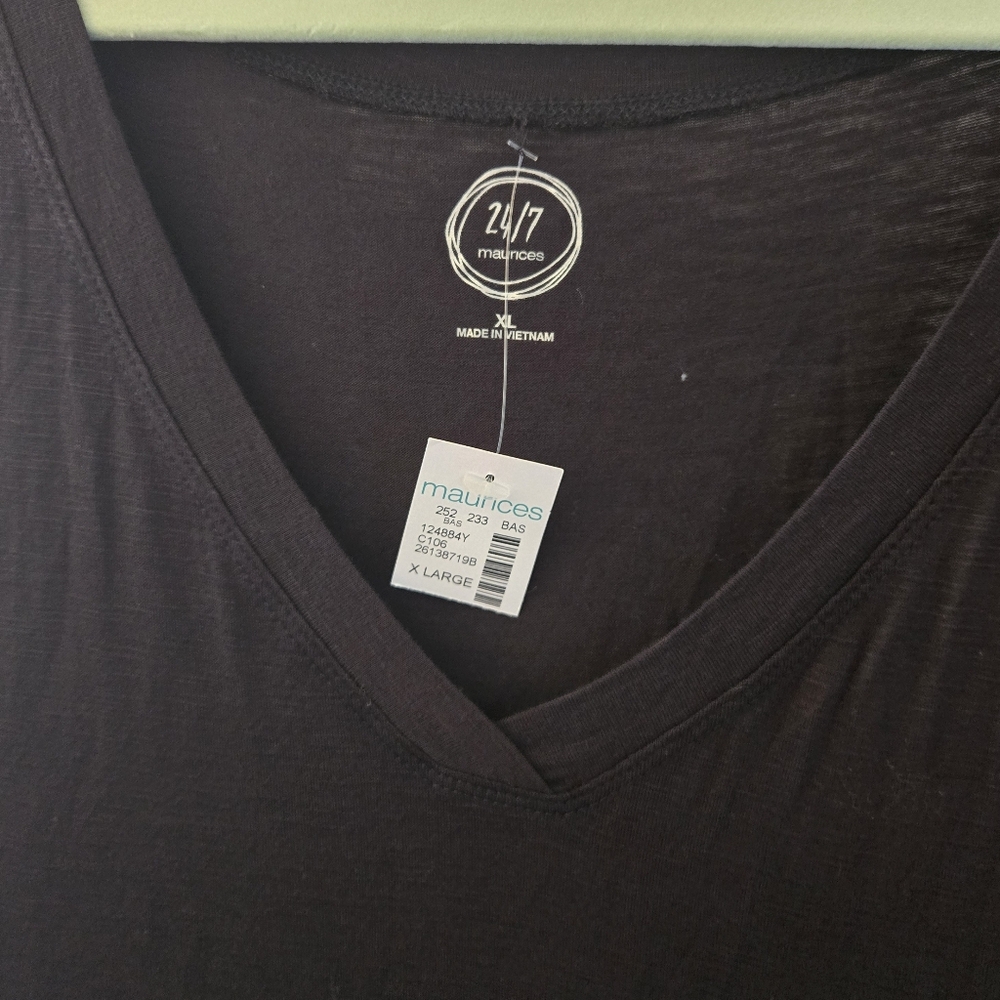 Women's V-Neck Black Tank Top - Picture 2 of 8